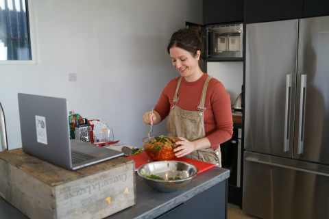 Hannah Schlotter online cooking class