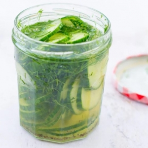 quick pickled cucumber in jar