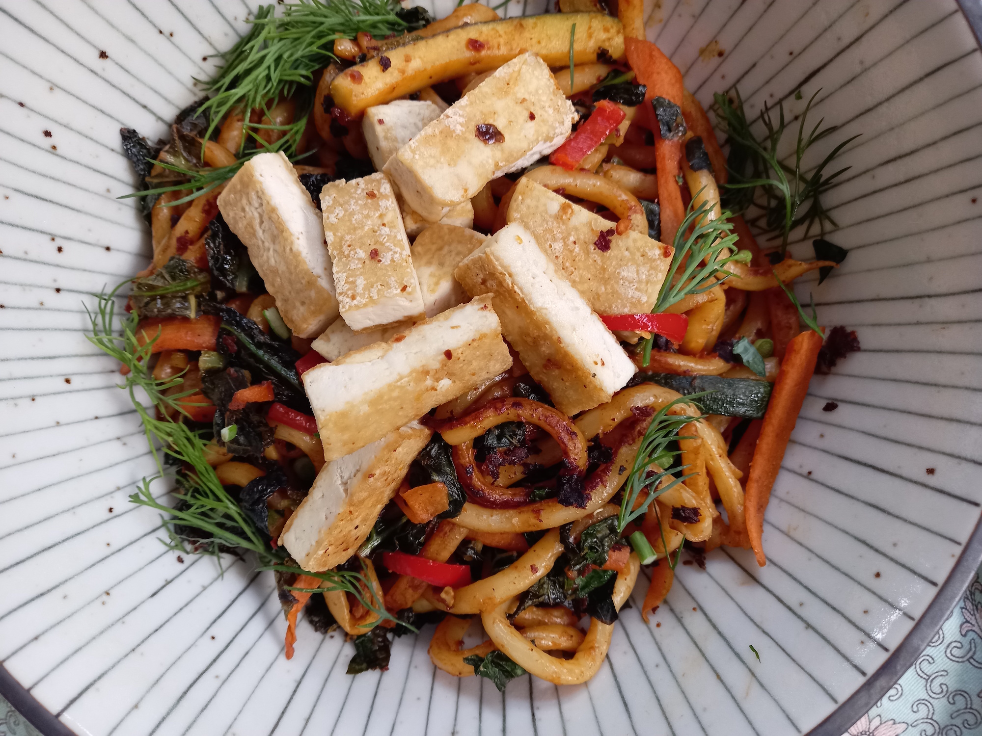 yaki udon noodles with tofu